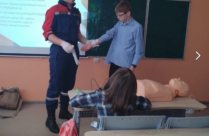 Тучковские школьники узнали о профессии спасателей