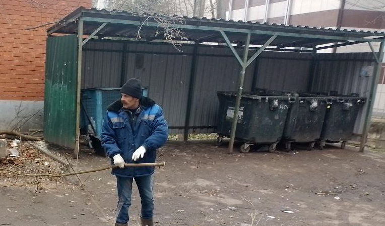 В Рузском округе наводят чистоту на контейнерных площадках