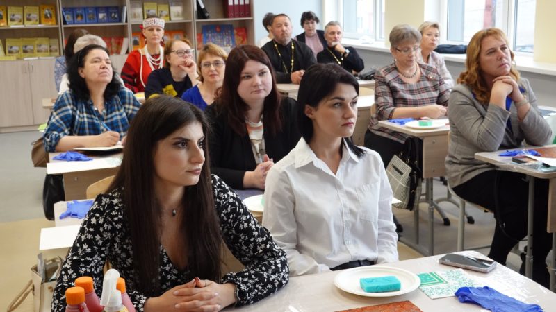 В Тучковской школе педагоги и духовенство обменивались опытом  духовно-нравственного воспитания молодежи