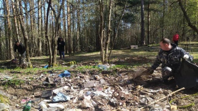 Более 850 навалов мусора убрали в подмосковных лесах с начала года