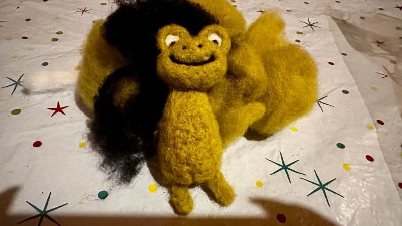 На Городке делали игрушки из шерсти