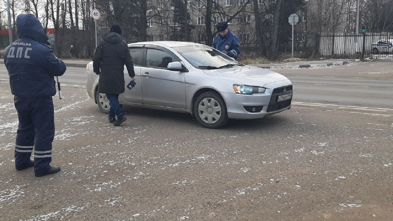 В Рузском округе проверили соблюдение требований безопасности водителями легковых такси