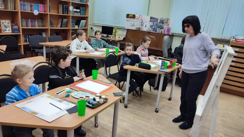 «Белый мишка» – урок рисования для тучковских ребят