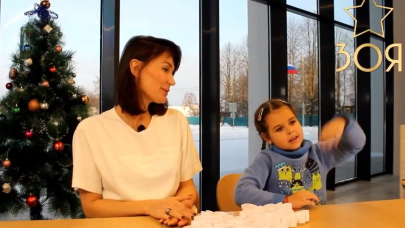 В музее «Зоя» мастерили гирлянду