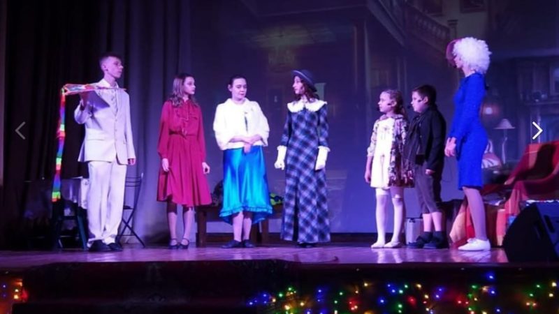 В Дороховском ДК показали новогодний спектакль