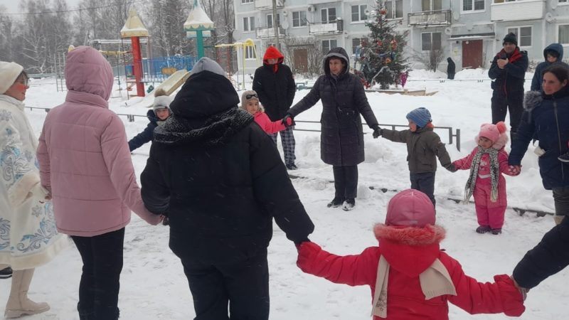 В Мишинке прошла акция «Наряди елку»