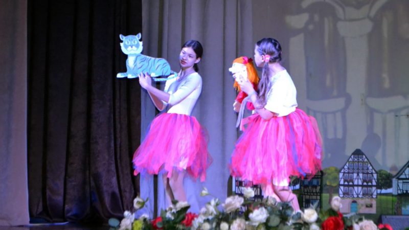 Юным дороховчанам понравился спектакль «Синий тигр»