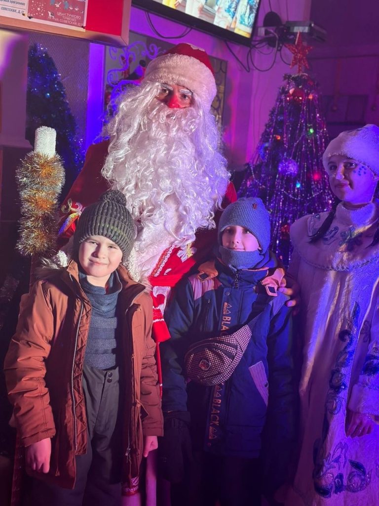 Юные тучковцы побывали в гостях у Деда Мороза и Снегурочки | 12.12.2023 |  Руза - БезФормата