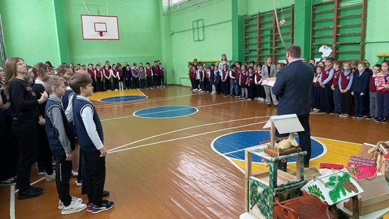 Лицеисты мастерили  «птичьи столовые»