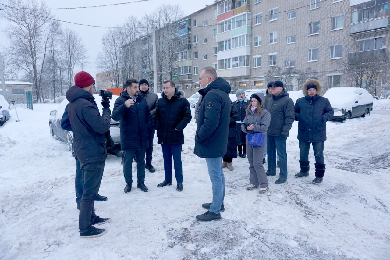 В Рузском округе продолжаются работы по ликвидации последствий снегопада |  05.12.2023 | Руза - БезФормата