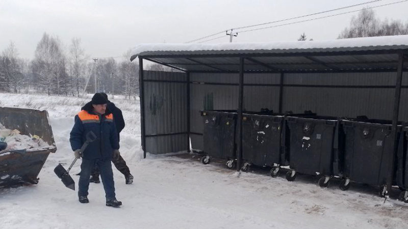 В Рузском округе убирают снег в местах складирования ТКО