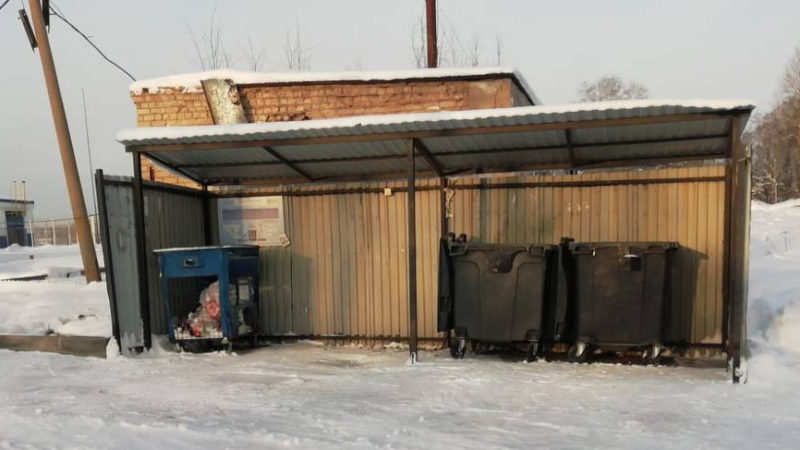 В Рузском округе расчищают от снега контейнерные площадки