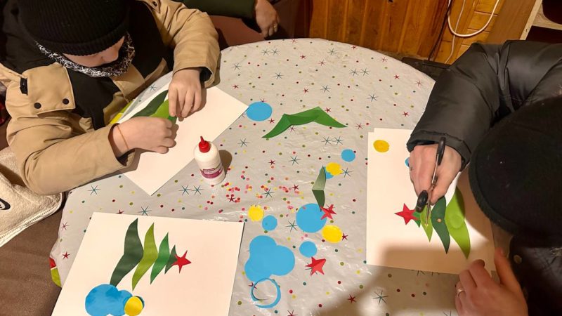 На Городке дети создавали новогодний пейзаж