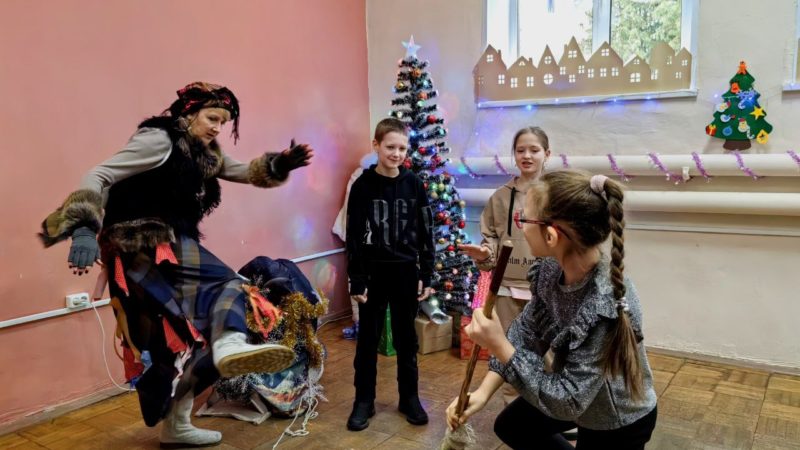 «Навстречу чудесам» – новогоднее представление в Рузской библиотеке