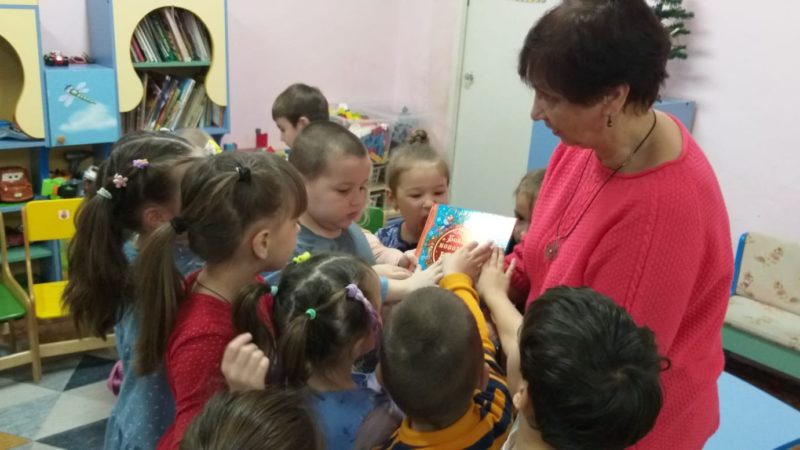 В Брикетской библиотеке – час громкого чтения