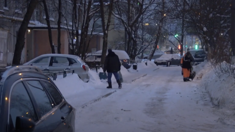 Проверка уборки снега в Восточном микрорайоне поселка Тучково