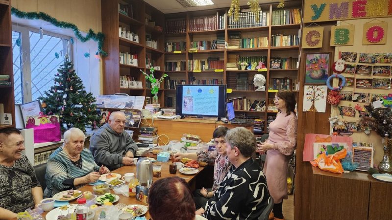 Дороховчане старшего поколения собрались в литературной гостиной «СветочЪ»
