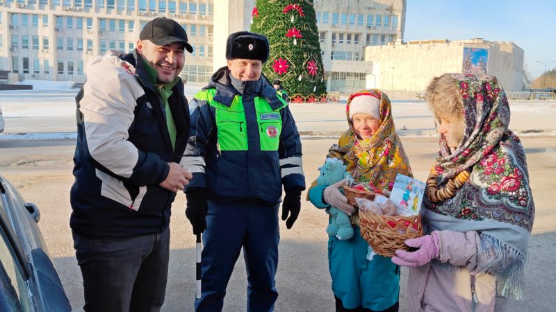 Жителям Рузы — подарки от Госавтоинспекции