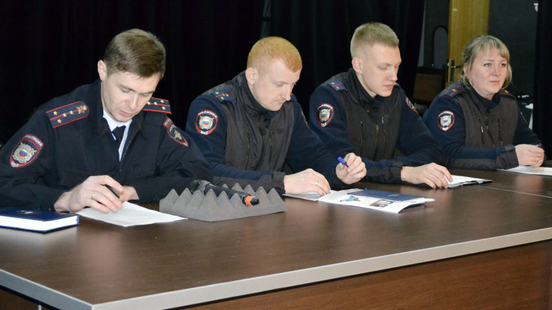 В Рузском округе участковые уполномоченные полиции проводят встречи с населением