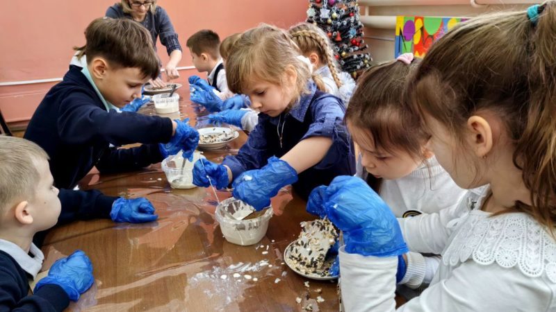 «Пернатый патруль» из Рузской библиотеки пришёл на помощь птицам