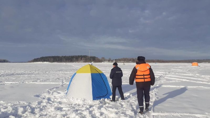 Спасатели провели разъяснительные беседы с рыбаками в Рузском округе