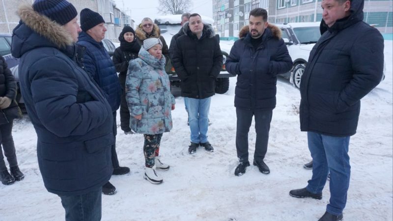 Николай Пархоменко проверил, как справляются с уборкой снега в Покровском