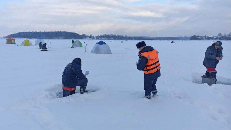 Рыбакам следует воздержаться от выхода на лед на Рузском и Озернинском водохранилищах