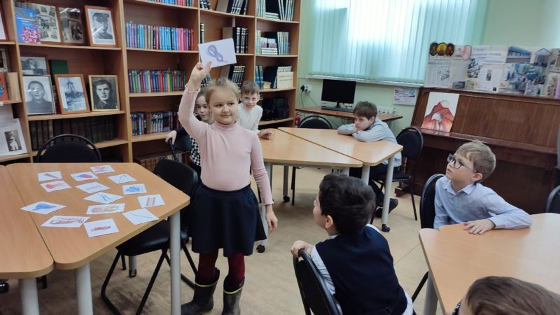 В Тучковской библиотеке детям напомнили, что лёд теряет прочность