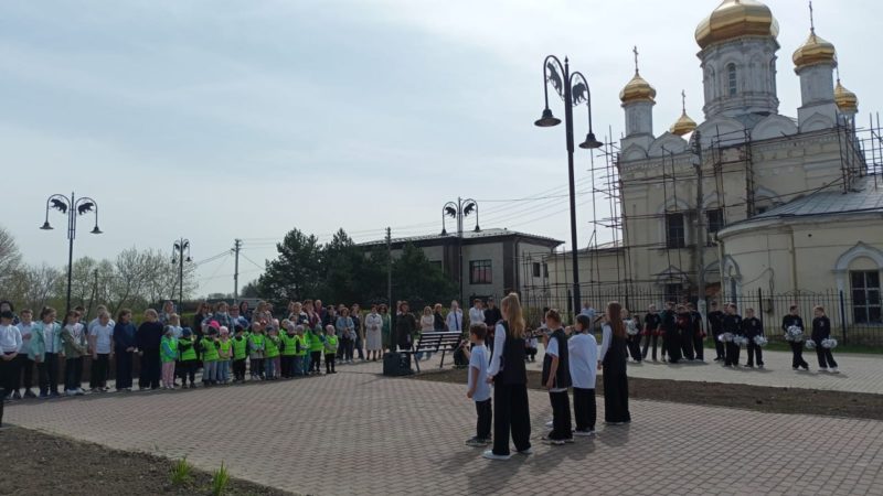 В Рузе торжественно включили фонтан