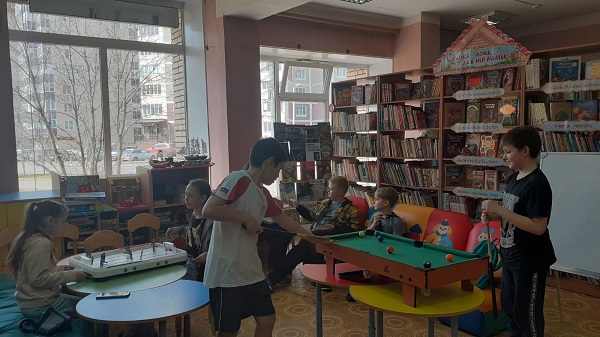 «Территория игр» собрала рузскую детвору в библиотеке