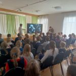 Сытьковские школьники пели военные песни