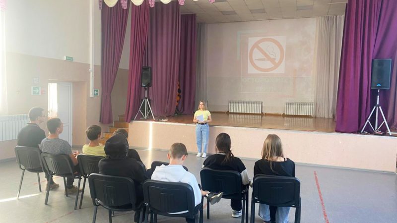 Горбовцам рассказали о вреде электронных сигарет