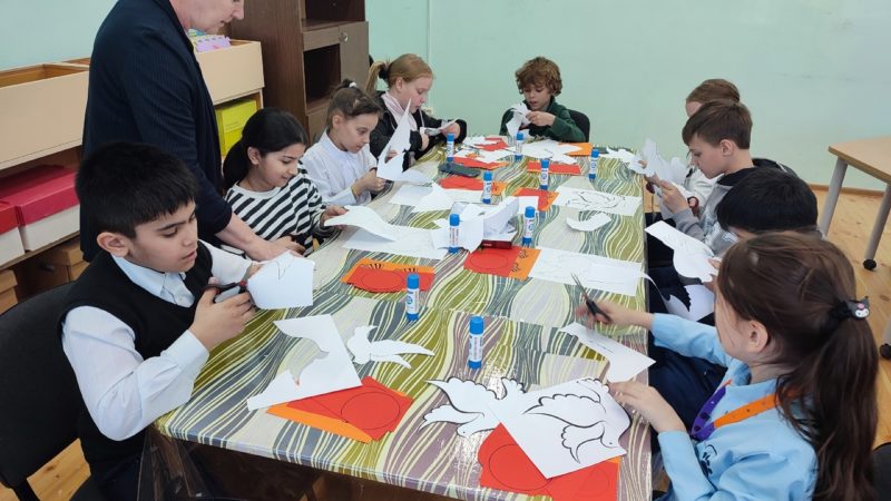 Юные тучковцы сделали праздничные композиции