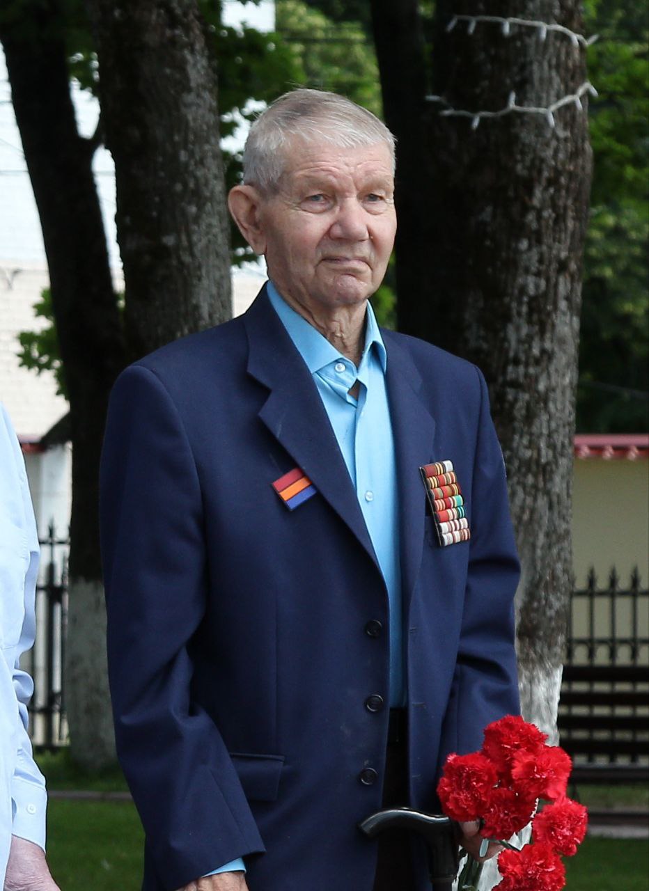 Николай Пархоменко поздравил ветерана войны | 04.05.2024 | Руза - БезФормата