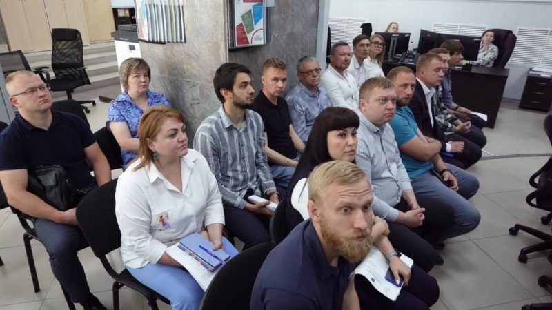 На совещании в ЦУРе обсудили ликвидацию ям и борщевика