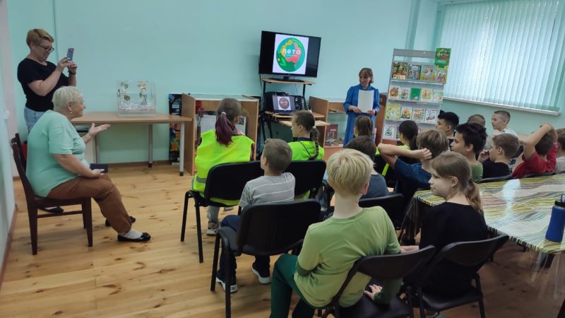 Тучковские школьники вспоминали сказки играючи