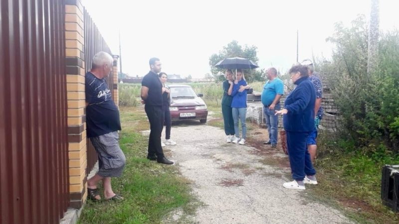 Заместитель главы Рузского городского округа Армен Шахбабян провел обход территории д. Волково