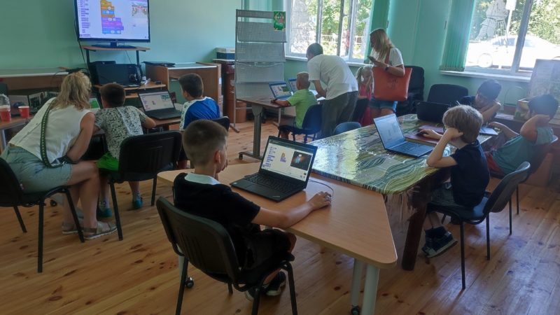 В Тучковской библиотеке прошло открытое занятие по программированию