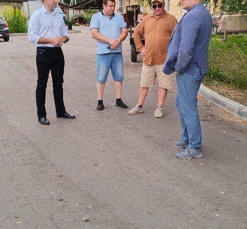 Заместитель главы Рузского городского округа Александр Погребной провёл обход территории в деревне Мишинка