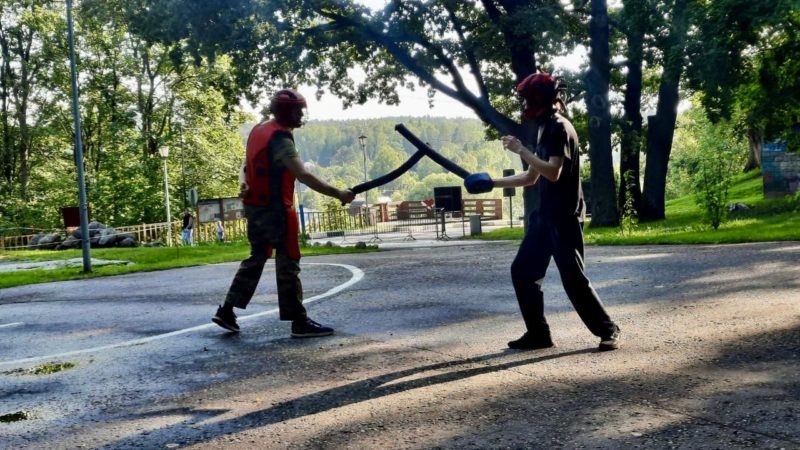 В парке «Городок» состоялось занятие по современному мечевому бою