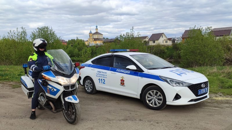 Рузские госавтоинспекторы проверяют водителей на трезвость и соблюдение правил перевозки детей