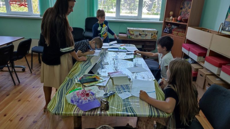 Тучковские ребята изучают английский язык в игровой форме