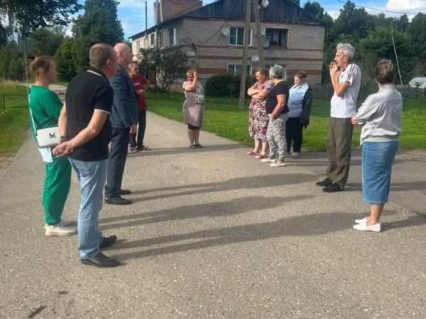 Заместитель главы Рузского городского округа Голубина Юлия провели встречу с жителями деревни Комлево