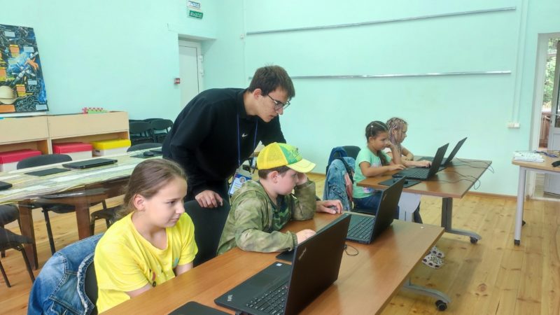 Тучковские школьники осваивают язык программирования  