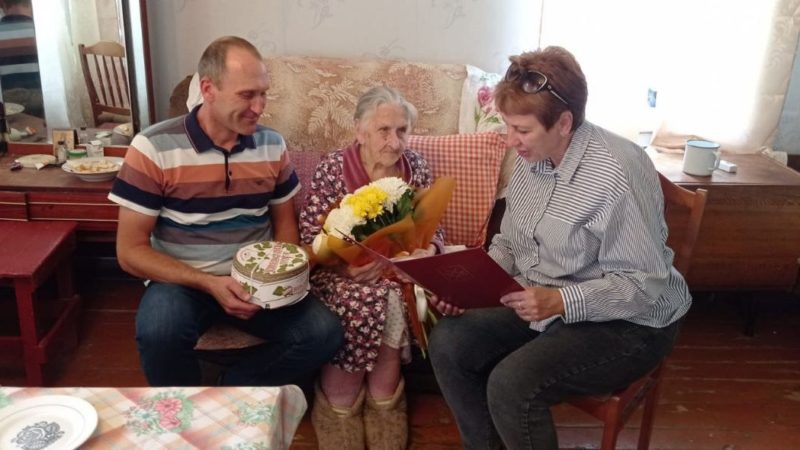 Сегодня ветерану Великой Отечественной Войны Клепиковой Марии Ивановне исполняется 98 лет