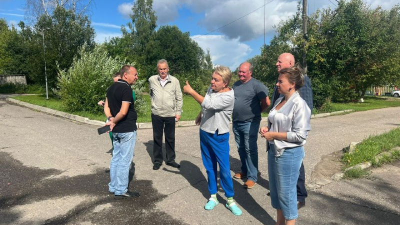 Заместитель главы Рузского городского округа Голубина Юлия провела встречу с жителями посёлка Новотеряево
