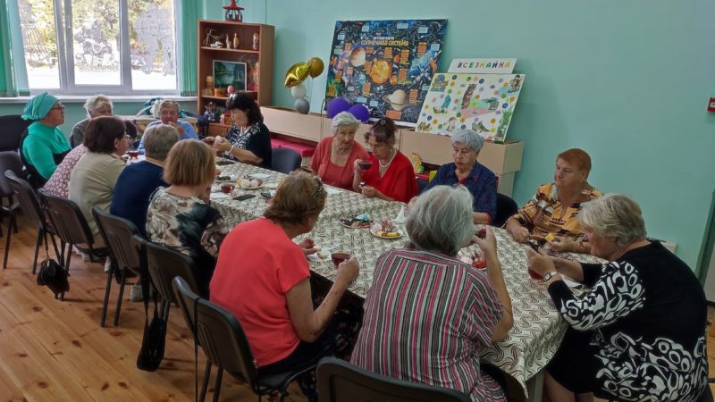 Тучковских пенсионеров пригласили в библиотеку на чай