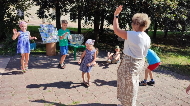 Для юных читателей Тучковской библиотеки – программа «В кругу друзей»