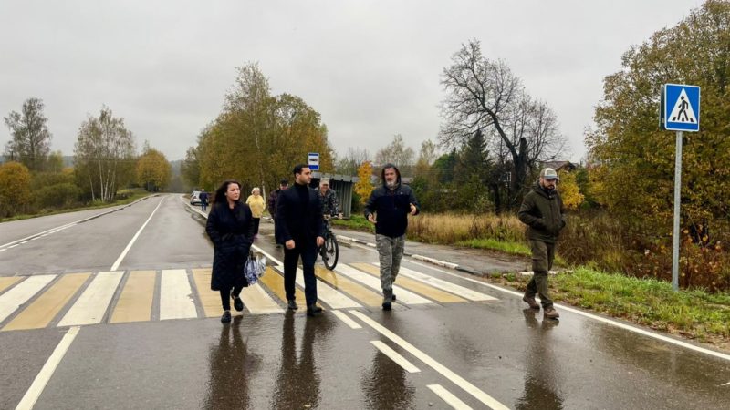 В деревне Борзецово обсудили вопрос очистки дорог и кладбища