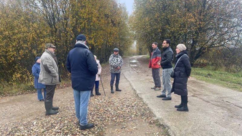 В деревне Новая с жителями обсудили новую линию освещения